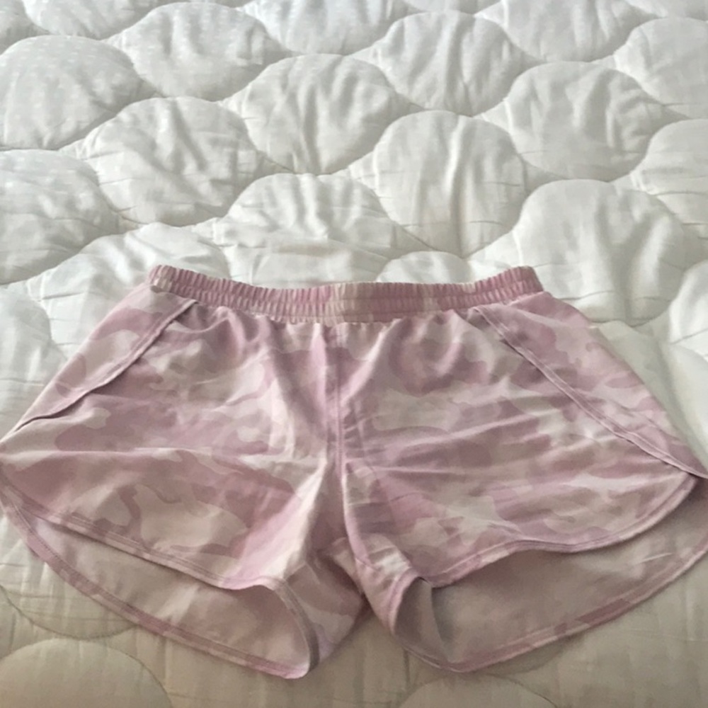 All in Motion XL (14/16) camo pink shorts
